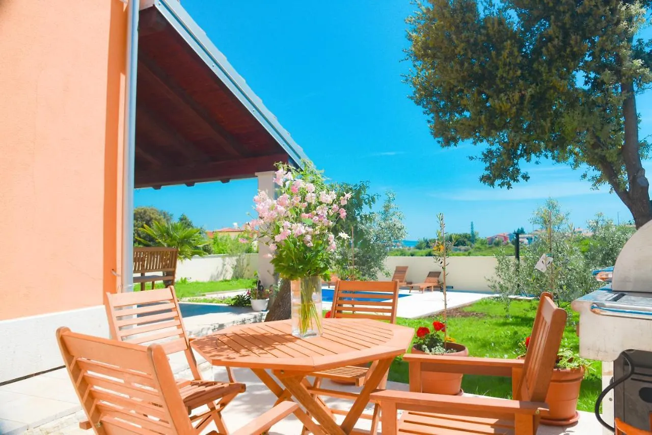Holiday Home - Istrian Dream With Swimming Pool Peroj Apartment
