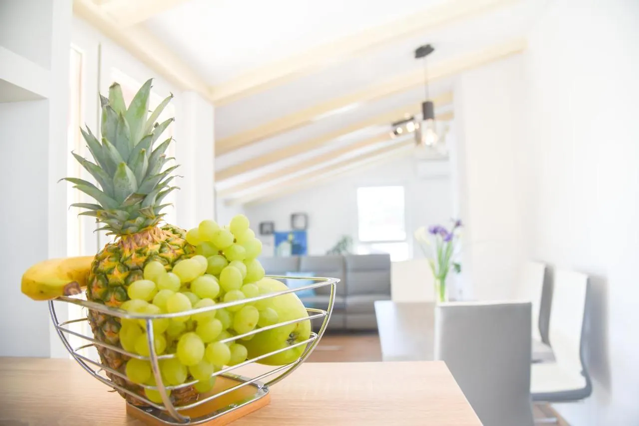 Апартаменты Holiday Home - Istrian Dream With Swimming Pool Перой Хорватия