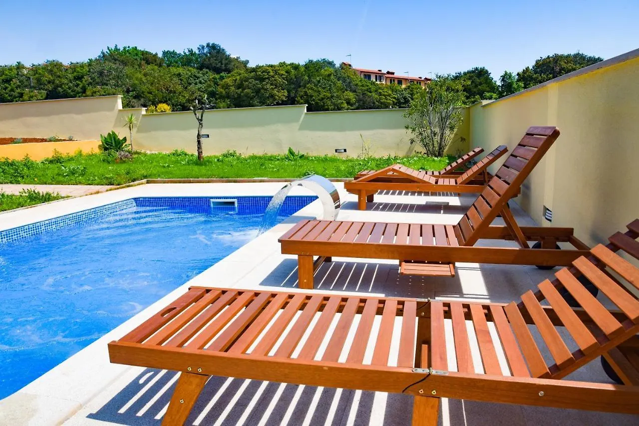 Holiday Home - Istrian Dream With Swimming Pool Peroj